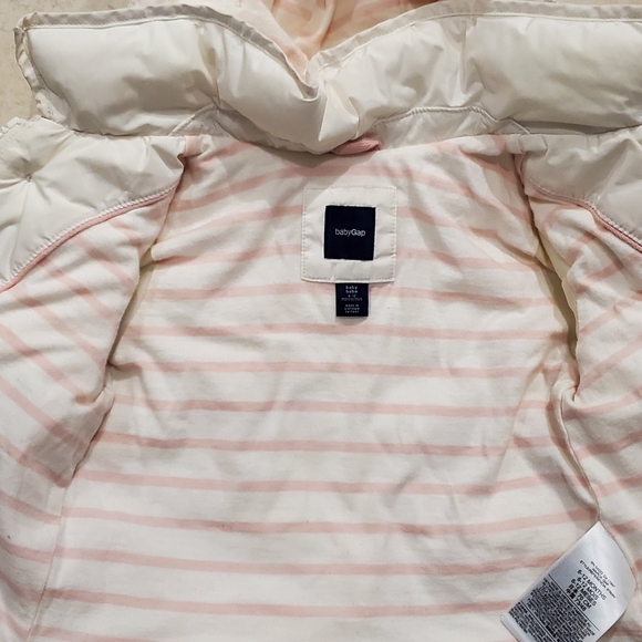 Baby Gap girls winter jacket - Picture 2 of 3